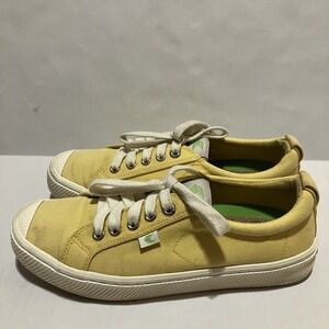 Cariuma OCA Low - Yellow Canvas - US Women's Size 8.5